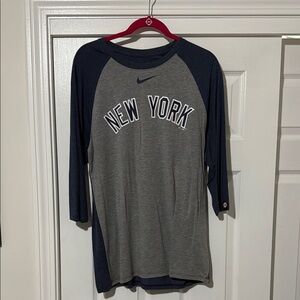 Nike Gray and Navy New York Raglan Tee like new LG